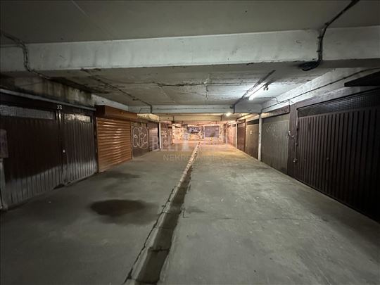 Garažno mesto blok 44