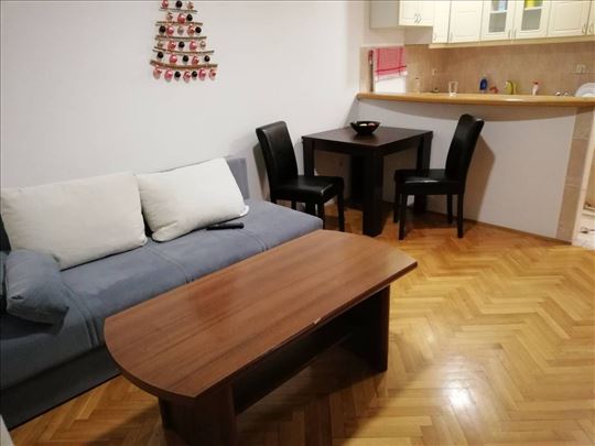 Grbavica - Kolo Srpskih Sestara - 22 m2