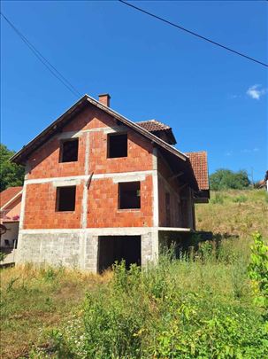 Na prodaju kuća u sivoj gradnji – Srnje, Kruševac 