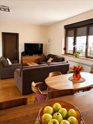 Trosoban stan 77 m² + garažano mesto - Lekino brdo