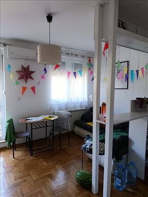 Uknjižen 1.5 stan, bez ulaganja ID#4247
