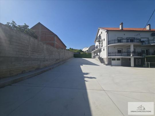 Višenamenski poslovno-stambeni objekat sa garažom
