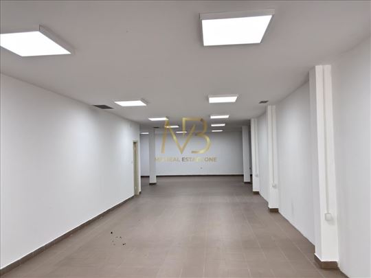 Lokal 185 m² sa velikim izlogom i poslovnim poten