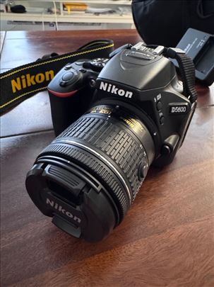 NIKON D5600, objektiv AF-P DX NIKKOR 18-55mm