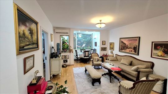 Senjak | Renoviran dvosoban stan | 55 m² | Garaža