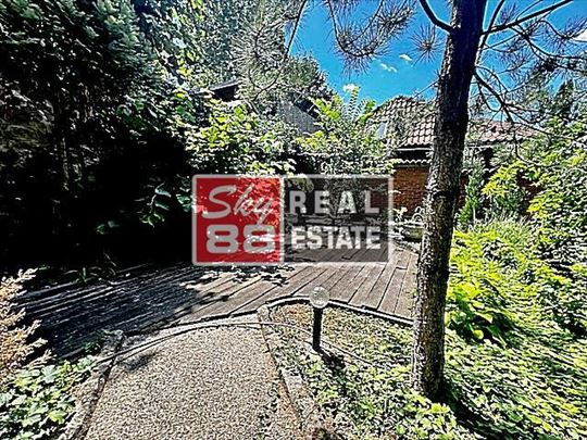 Senjak , rezidencijalna zona ,renovirana vila sa p