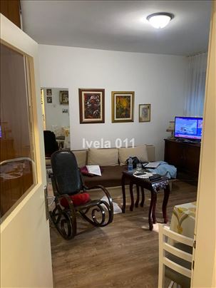 Uknjižena, renovirana - Braće Jerković, kod pijace