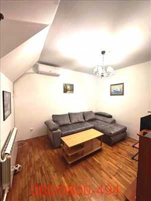 Adaptibilan 1.0 stan na Julinom brdu, Marine Velič
