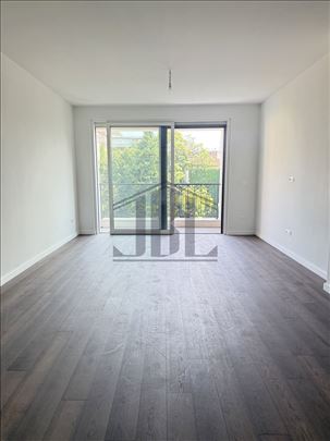 Beogradska, 4.0 stan u novogradnji sa garažnim mes