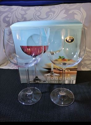 Case nove za dvoje Bohemija kristal za vino.