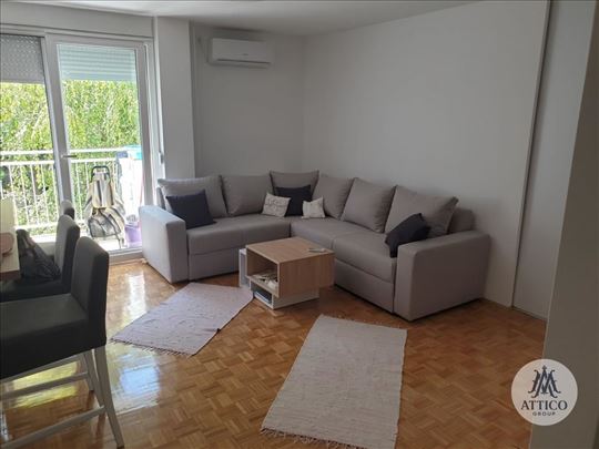 Renoviran četvorosoban stan na Limanu 3 – 76m²