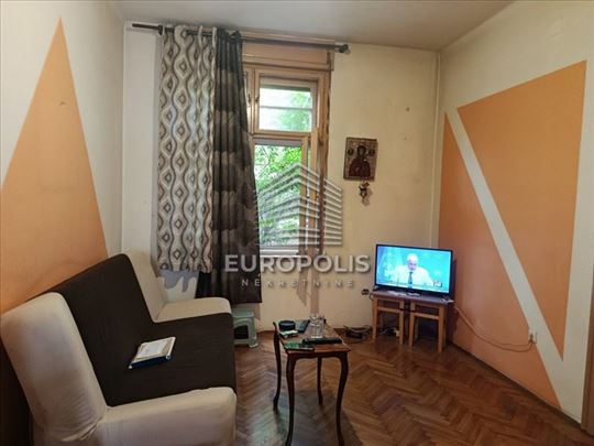 Retko u ponudi–Crveni krst, idealno za život