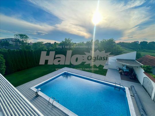 Vila sa bazenom 150m od Dunava uknjižena 1/1