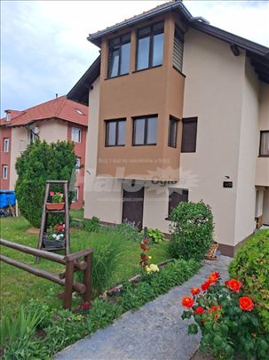 Zlatibor ,nameštena garsonjera u zgradi