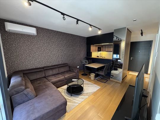 Lux, 2.0, Blok 65 ID#1043