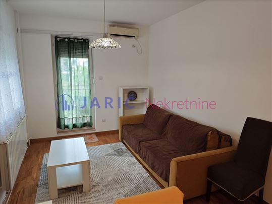 Blok 63 – Svetao 2.0 stan sa 2 terase, 53m².