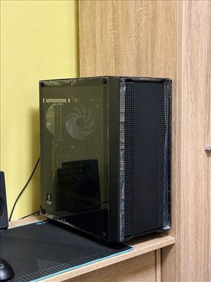 Gaming racunar RX 6600 8gb i59400f 16GB RAM 500GB