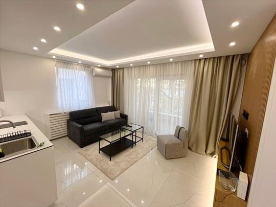 Lux, kompletno renoviran stan, garaža, ID 3643