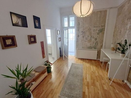 Renoviran salonac, strogi centar,parking, ID 9465