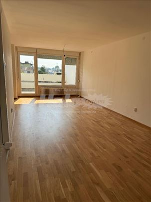 Voždovačka crkva 118m2 4.0 renoviran garažno mesto