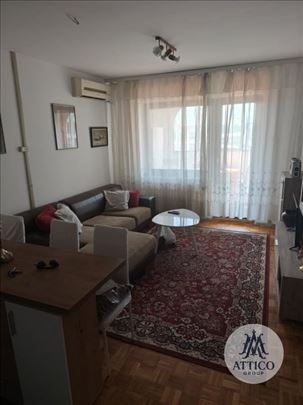 Izdaje se moderno opremljen jednoiposoban stan kod