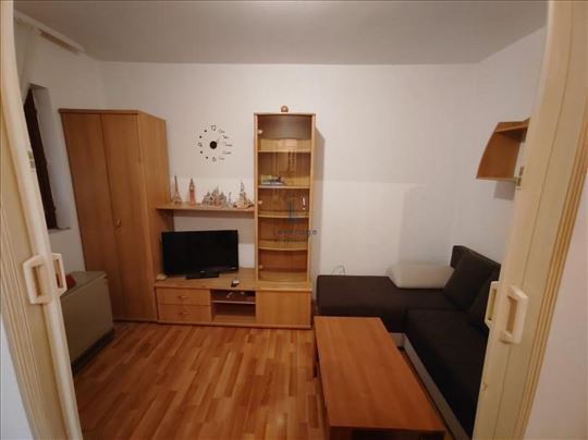 Karaburma, Juhorska, 35m2