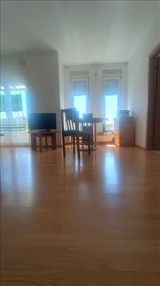 Kijevo Kneževac stan sa 2 ulaza,92+T,treći sprat, 