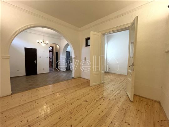 Novi Sad, Centar, Kuća, 7, 220,00m2