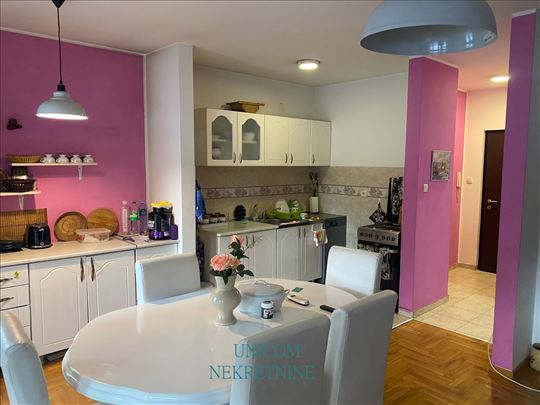 3.5 71m2(T) Zemun - Cara Dušana