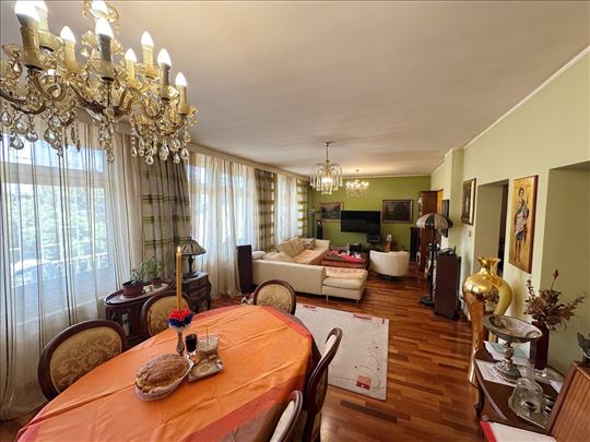 Banovo brdo 560m2