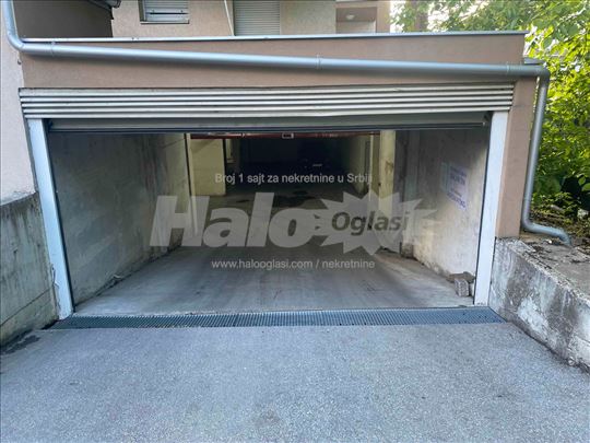 Garažno Mesto - Južni Bulevar