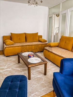 Izdaje se odličan stan na Bulevaru Nemanjića, 60m2