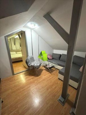 Klasičan dvosoban stan na odličnoj lokaciji, Bulev