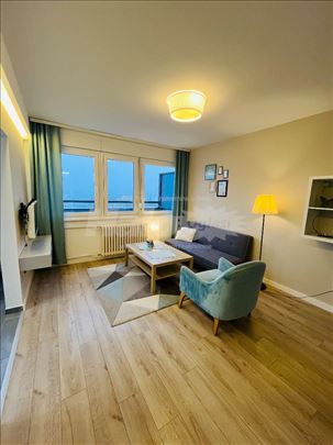 Lux 2.0 stan sa terasom 20m2, direktno od vlasnika