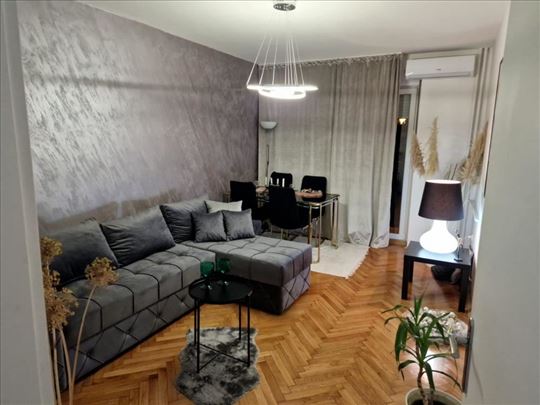 Lux 3.0 Vračar ID#1047