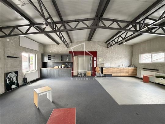 Magacinsko-kancelarijski prostor, mereno 1450 m2 I