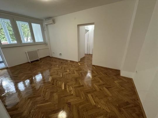Novi Beograd-Stari Merkator-2.5-Polunamešten ID#32