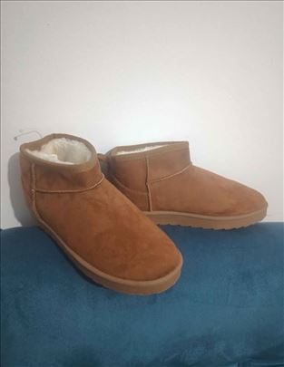 Waterproof nove tople ženske čizme- 38 broj