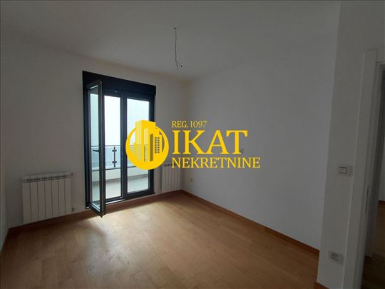 Autokomada, novogradnja, 71m2 3.0, garaža