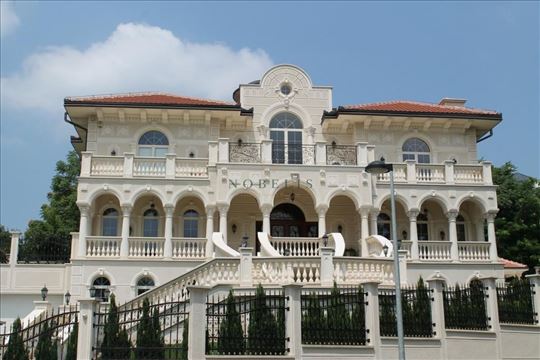 Dedinje – Reprezentativna Vila Od 1.118 m²