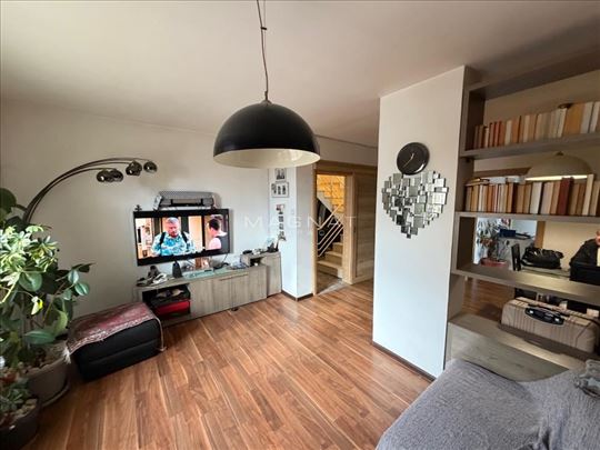 Kuća Ripanj Centar - sredjena - plac 5 ari ID#544
