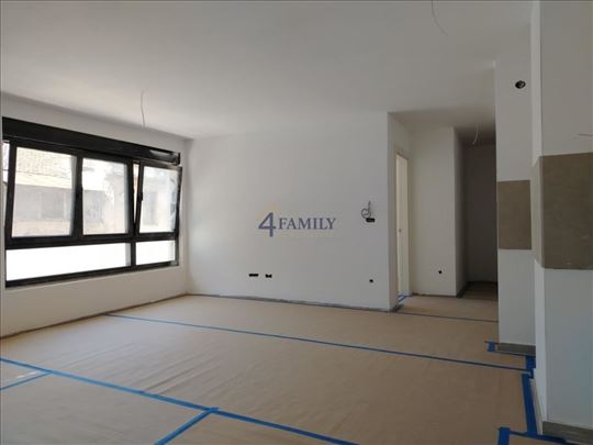 Lux novogradnja na Banovom brdu