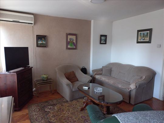 SARAJEVSKA,odlična lokacija, dnevna+spavaća,40m2