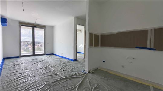 Uračunat PDV. Građevinska dozvola. Garažna mesta.