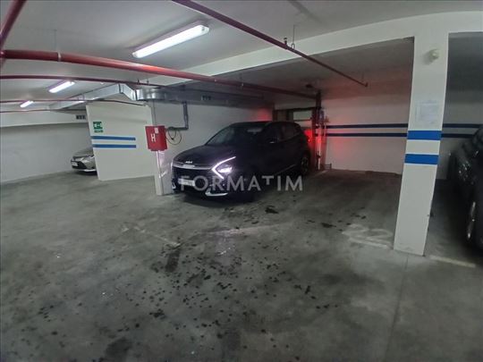 Dorćol, dva garažna mesta