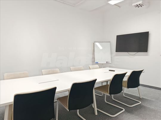 Kancelarija za 10 zaposlenih u HQ IRIN Business