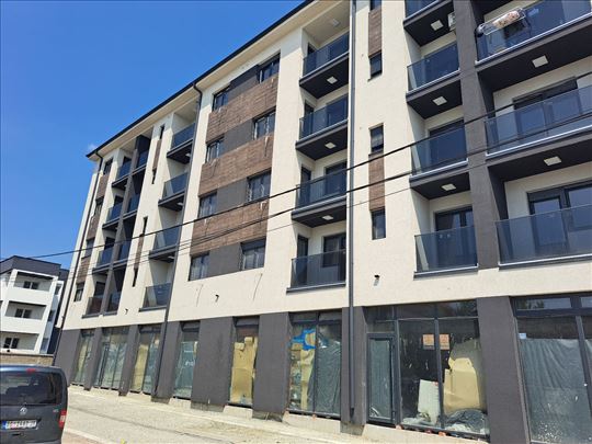 KOMFORAN,trosoban ,dve spavaće+dnevna,68m2-Altina
