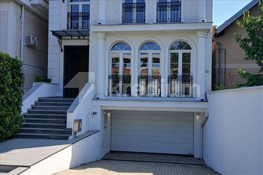 Košutnjak | Diplomatsko naselje | Vila sa bazenom 