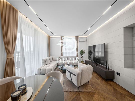 Luksuzan trosoban stan u BW Metropolitan,82m2