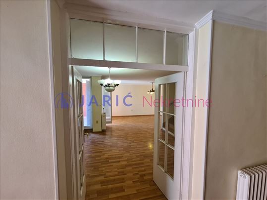 Lux!Karingtonka od 230m² sa dvorištem i garažom